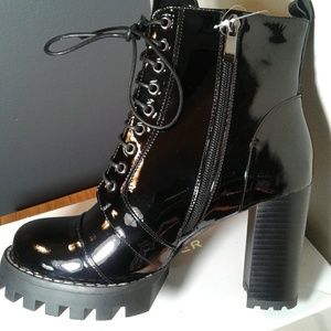 Black Fall/Winter Shiny Patent Boot